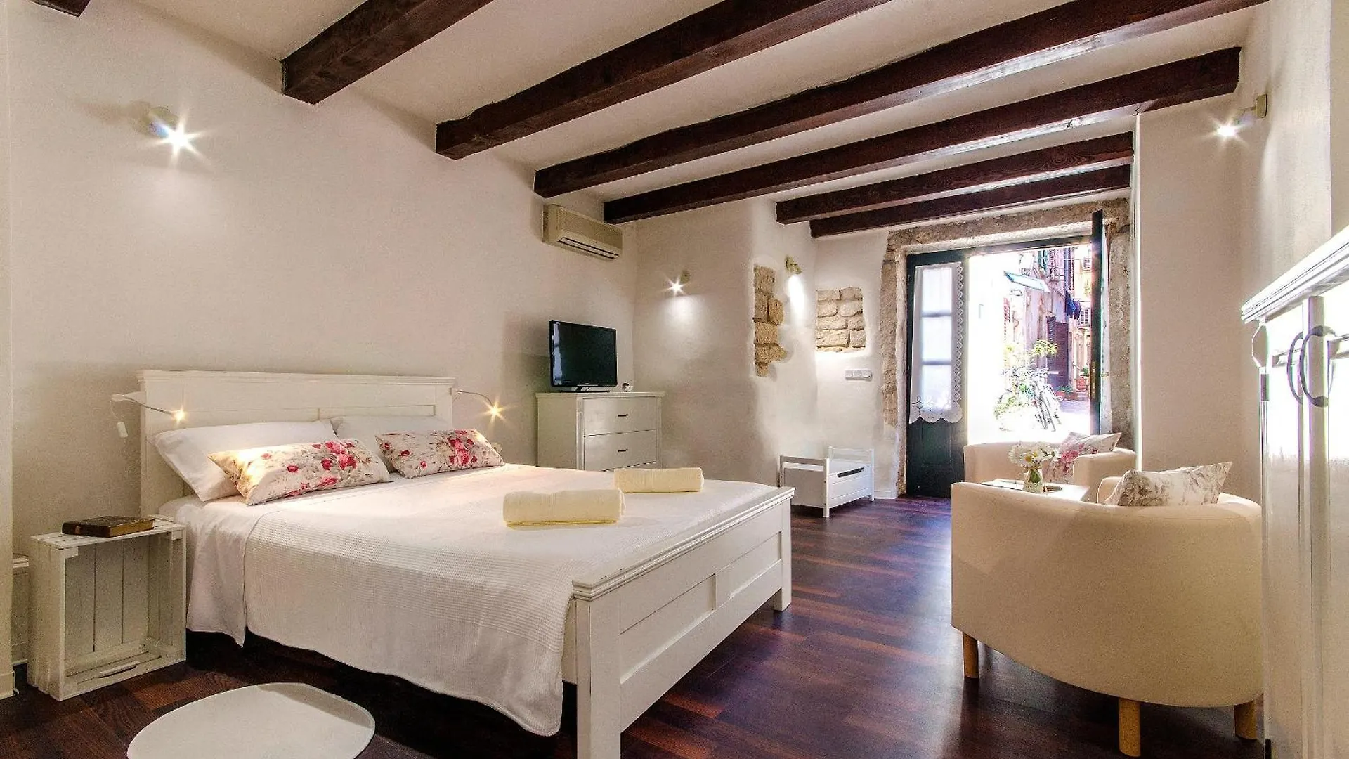 Cozy Studio Una Rovinj Lägenhet